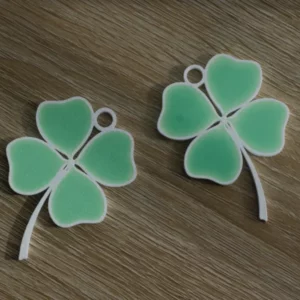 Four-Leaf Clover Keychain – Lucky Charm